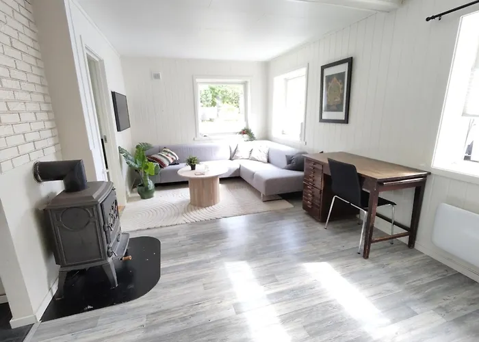 Comfy Apartment In Quiet Neighbourhood
